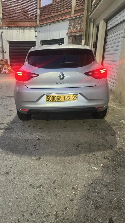 Renault Clio 5 2022 Bisnesse