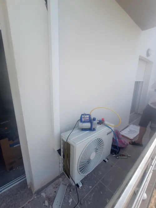 Montage climatiseur "installation" avec pompe a vide 