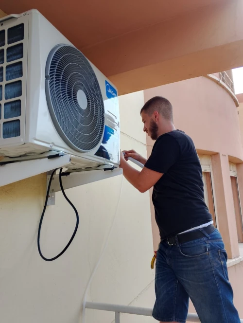 Climatiseur + accessoir +installation par un technicien professionnel 12000 btu 18000btu 24000 btu 