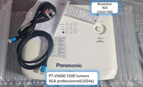Panasonic PT-VX600 5500 lumens  professionnel Resolution XGA x1024