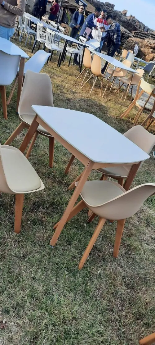Table chaise كراسي و طاولات 