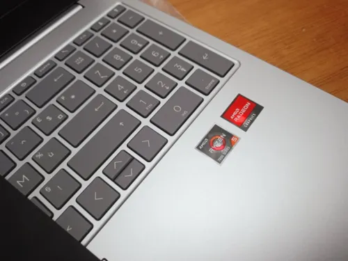 LAPTOP HP RYZEN 5 7000