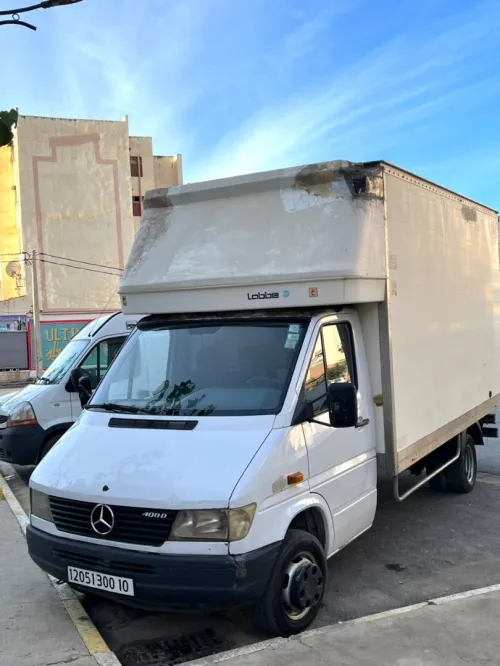 Mercedes Conteneur 2000