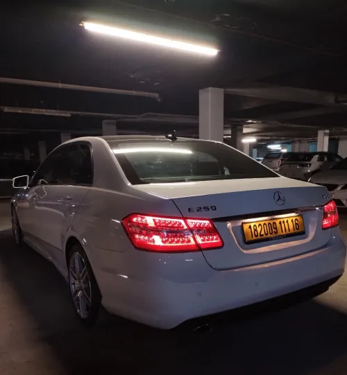 Mercedes Classe E 2011 AVANTGARDE Pack AMG