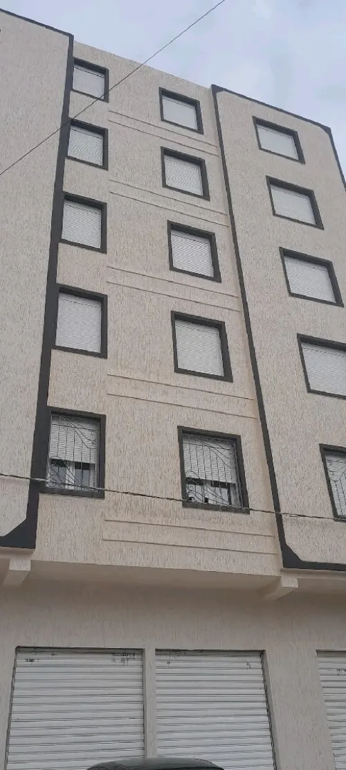 Décoration façade extérieure en monocouche