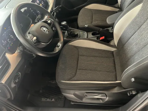 Skoda Fabia 2023 Style + siège chauffant et Park assist