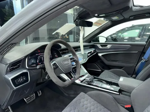 Audi RS6 Avante  2025 Performance