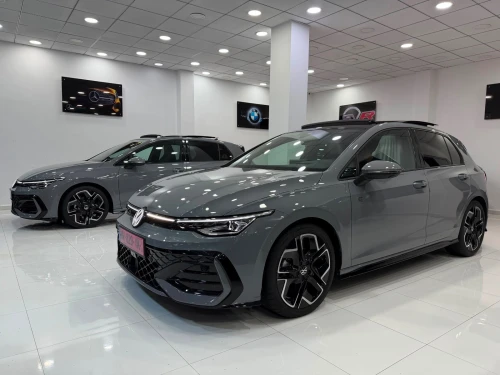 Volkswagen Golf 8 2025 Pro R-line