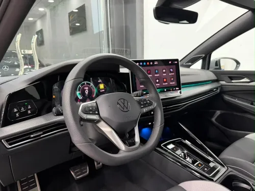 Volkswagen Golf 8 2025 Pro R-line