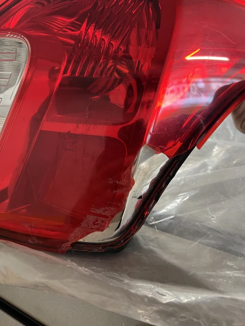 Feu arrière Nissan sunny modele N17 2014 Coté droite