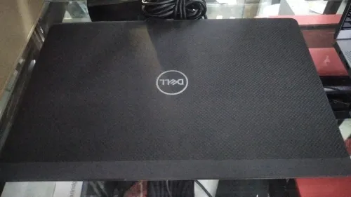 DELL latitude 7400