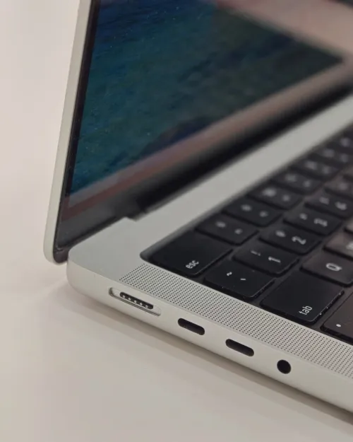MACBOOK PRO 14pouces  M1 MAX MDM 64/1T