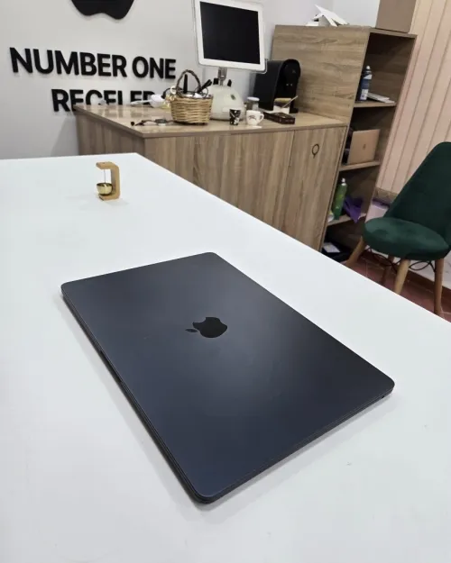 MacBook Air M2 15POUCES  2023 08/512