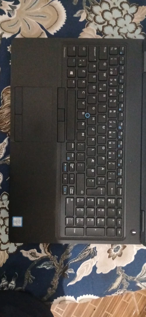 Dell Precision 3520, écran 15,6", CPU i7-6820HQ,GPU Quadro M620  256 SSD RAM 16GB
