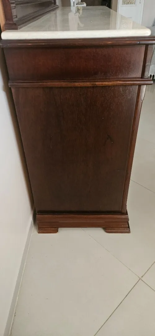 Buffet classique en bois + grand miroir