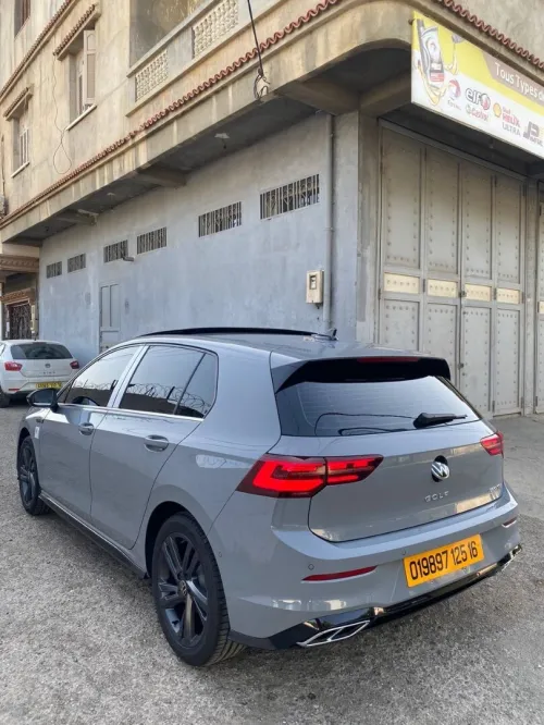 Volkswagen Golf 8 2025 R-Line