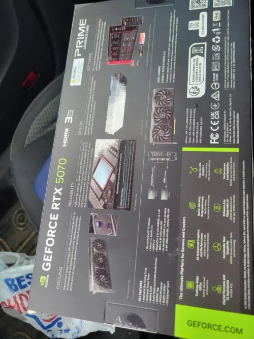 Carte graphique Asus Gaming geforce RTX 5070