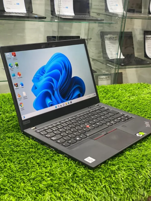 Lenovo Thinkpad T14 i5 10eme génération TACTILE ram 16Go SSD 256Go Nvme état 10/10