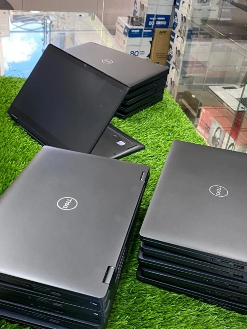 Dell latitude 5300 2in1 pc/ tablette i5 8eme génération ram 8go SSD 256Go tactile