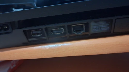 Ps4 slim 1000 gb avec manette originale