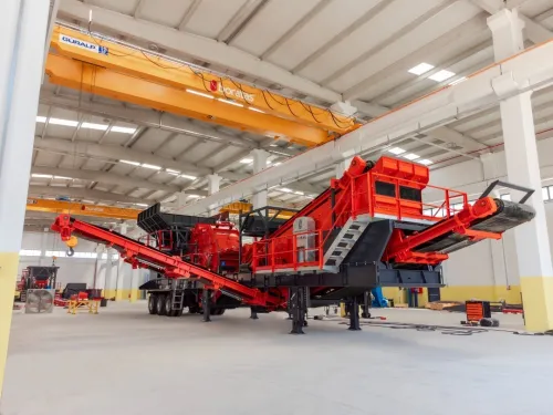 CONCASSEUR MOBILE PNEU BORATAS DISPONIBLE USINE TURQUIE-متوفر بالمصنع كسارة متحركة على عجلات بوراتاش