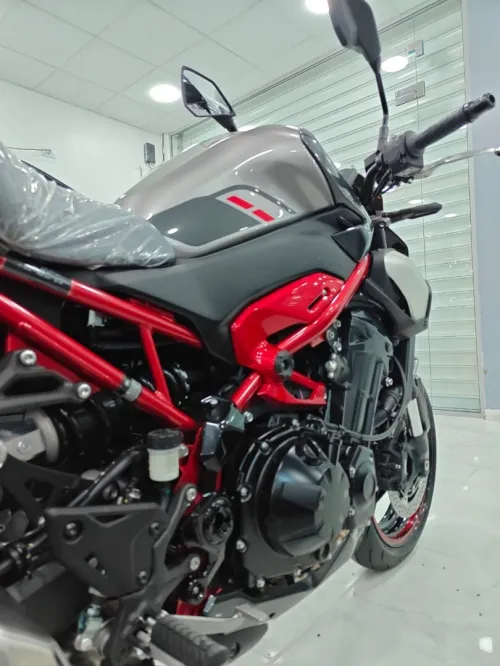 Kawazaki Z900 2025