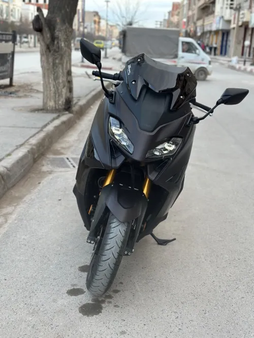 Yamaha Tmax 2024
