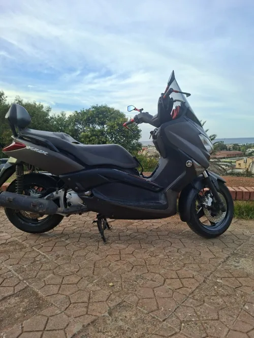 Yamaha Xmax 