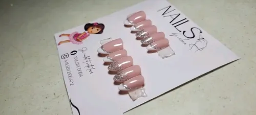 Press on nails