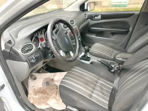 Ford Focus 5 portes 2011 Focus 5 portes