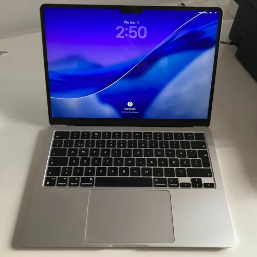 MacBook Air M2 2022 | Ecran 13.6 " | PUCE M2 | 8GB RAM | 256GB SSD | CYCLES 267