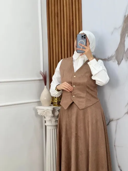 ensemble vintage tres original jupe cloche et gilet avec doublure