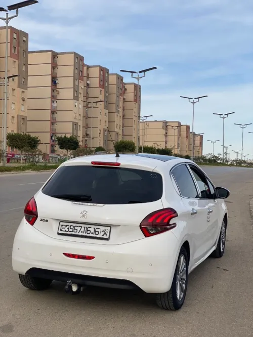Peugeot 208 2016 Access Facelift