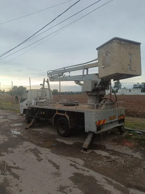 Camion nacelle 16m hauteur 