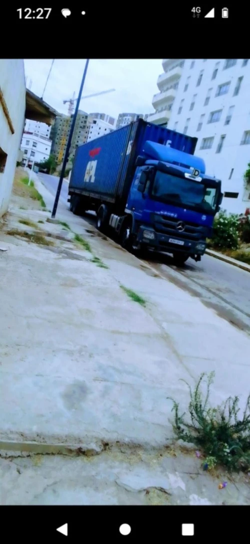 VOLVO 440 et MERCEDES ACTROS fh VOLVO 2006