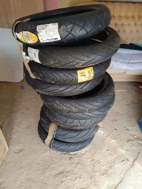 Lot pneus GS/Z800/900/1000