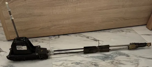 Levier de vitesse avec cables clio 4 d'origine 