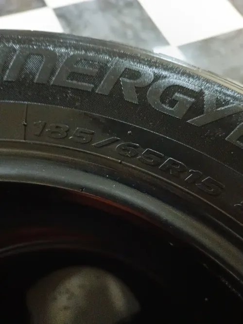 Pneus 185/65R15