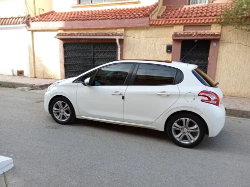 Peugeot 208 2013 Allure