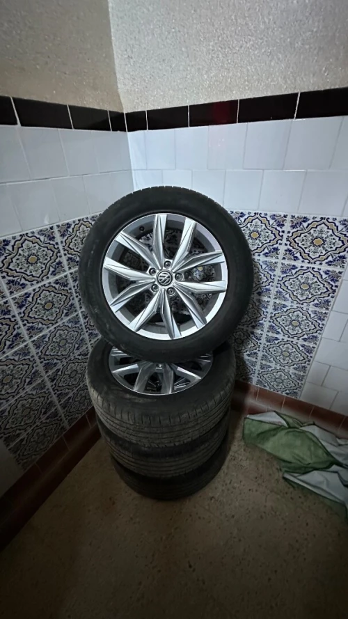 jantes tiguan highline 235/55/R18 les pneus increvables hankook  marche 20000km