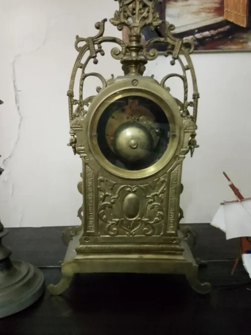 Horloge à vendre