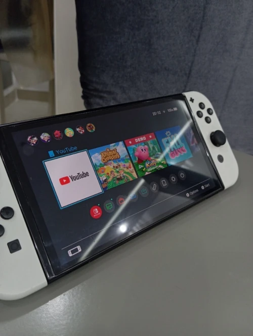 Nintendo Switch OLED 64GB White (  Avec tous les accessoires )