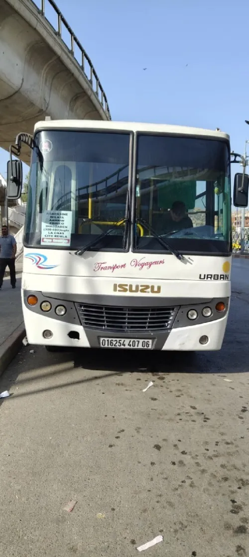Izuzu Urbain 27 2007