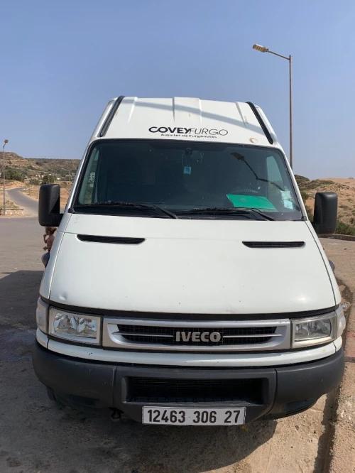 Fourgon Iveco S12 2006