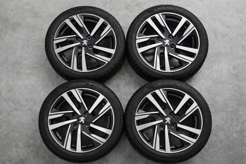 Jantes Peugeot 208 avec pneus Michelin