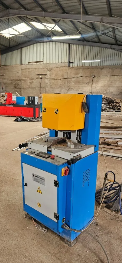 Machine PVC  profilé