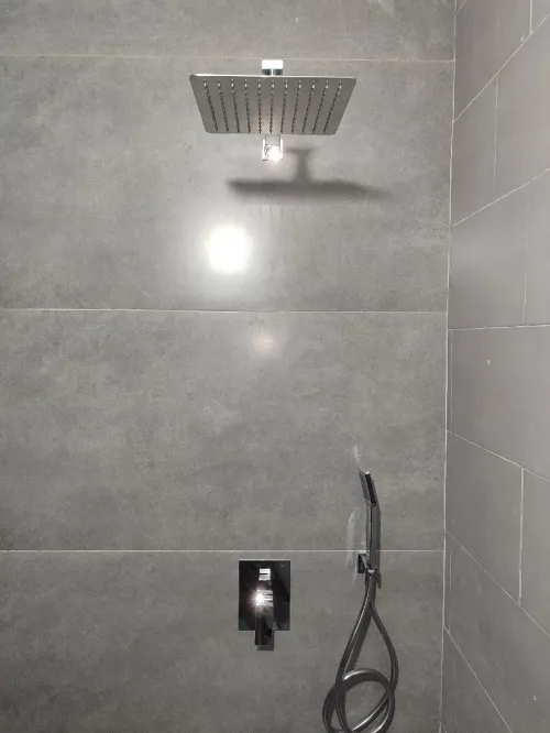 Plombier ambulant chauffagiste installation sanitaire eau et gaz