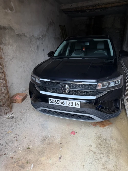 Volkswagen Taos 2023 SE Black 