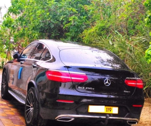 Mercedes Amg line+ 211Ch-250 2019 GLC 250D