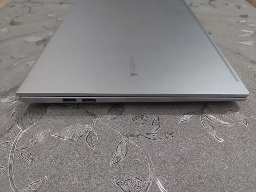 Asus vivobook 11th Gen i5